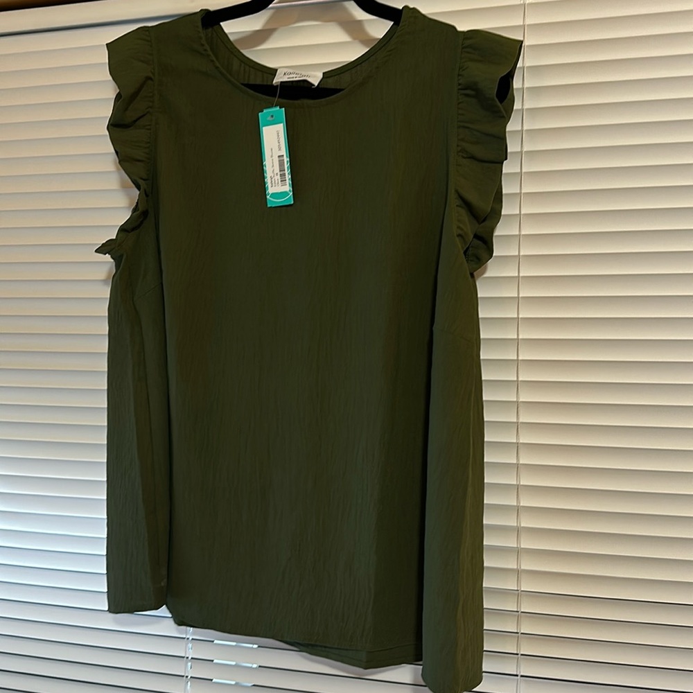 NWT Kaileigh olive top with ruffled sleeves size 1x